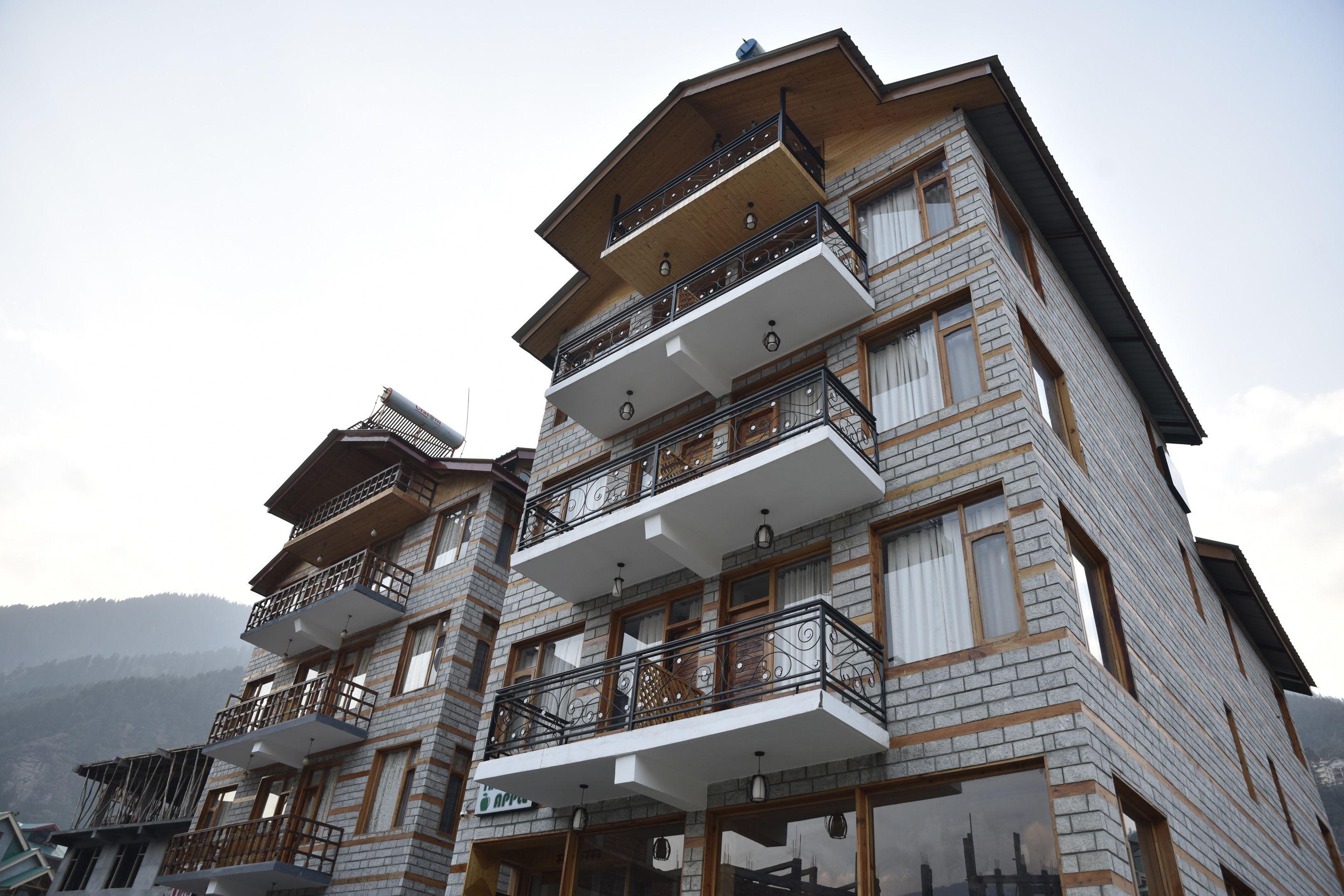 Oyo 10255 Hotel Red Apple - Manali (Himachal Pradesh) — Photos 1